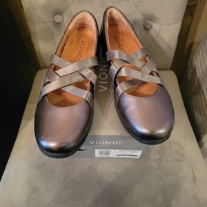 Vionic Magnolia Metallic Shoe, Size 8.5
